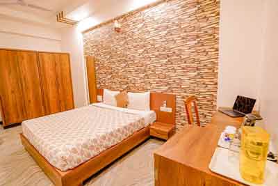 Luxury Hotels near Bus Stand Udaipur